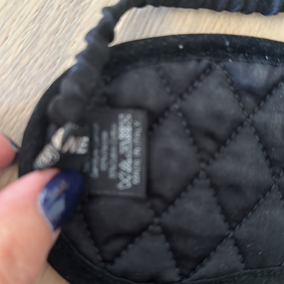 Chanel silk sleep mask & pouch - Picture 7 of 7